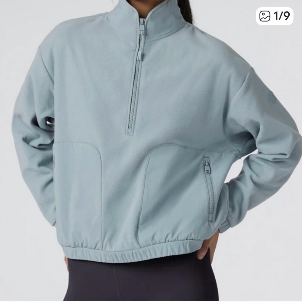 Vuori Women’s Aspen Half Zip Light Blue Size Large NWT